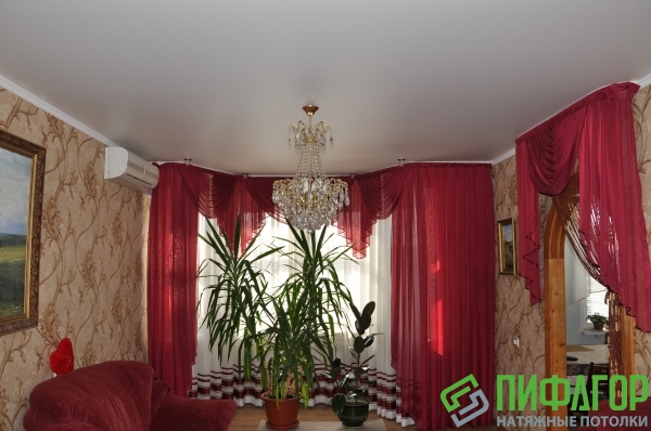 Фото натяжного потолка