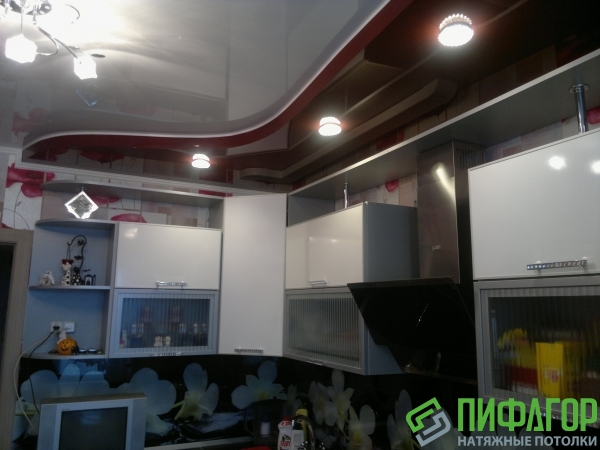 Фото натяжного потолка