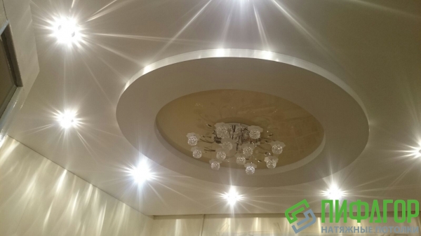 Фото натяжного потолка
