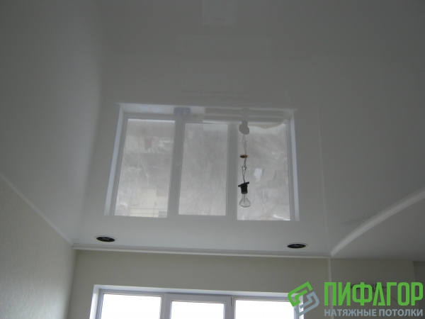 Бесшовные натяжные потолки