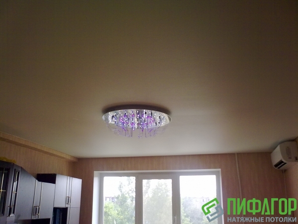 Бесшовные натяжные потолки