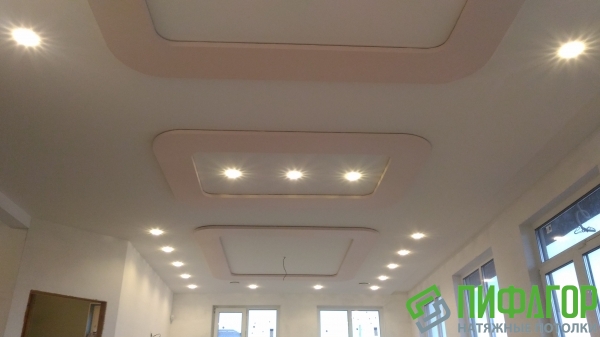 Двухуровневый тканевый потолок DESCOR 45 м²