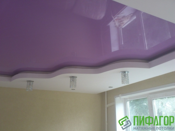 Цветные натяжные потолки