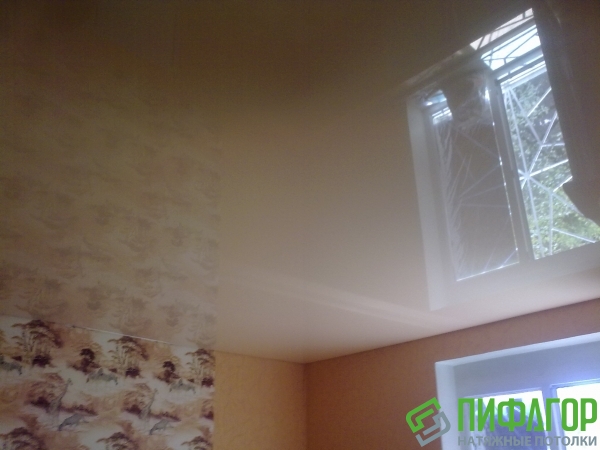 Натяжной потолок в детскую