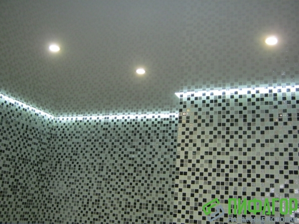 Черные натяжные потолки в ванной 3 м²